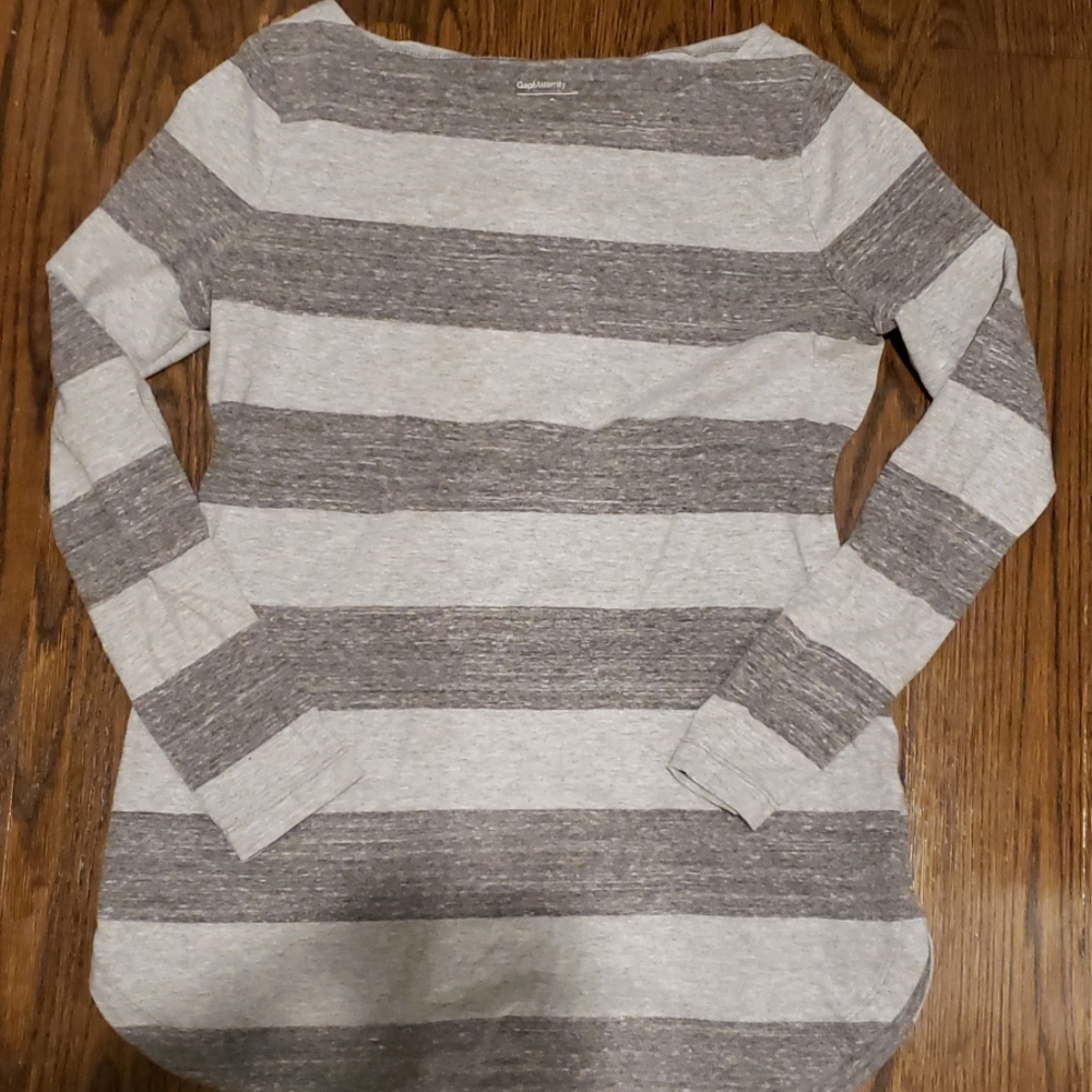Gap Maternity long sleeve t shirt